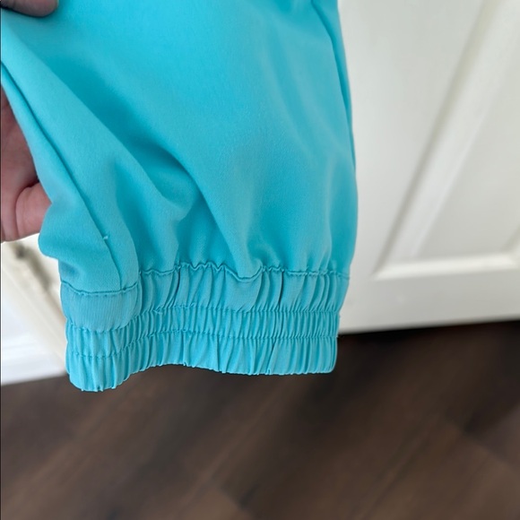 Figs Scrub Set - Picture 8 of 10